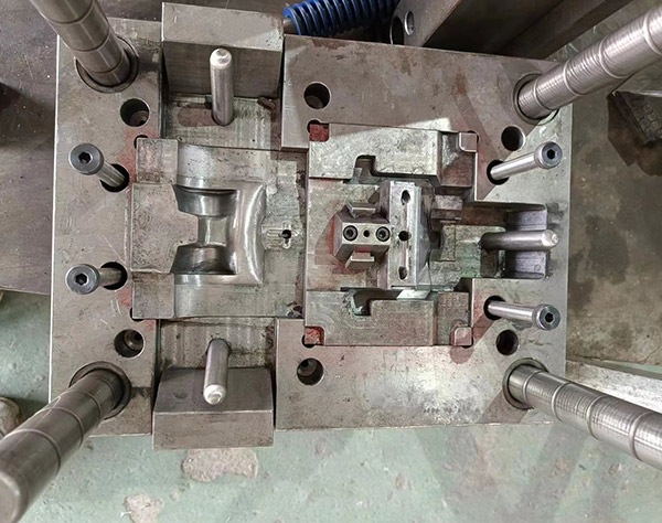 塑膠模具加工案例